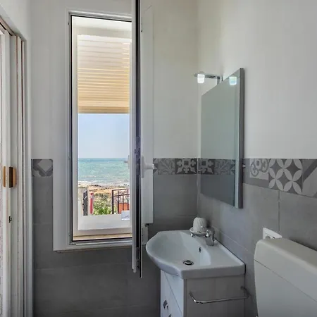 La Casa In Riva Al Mare Holiday home *